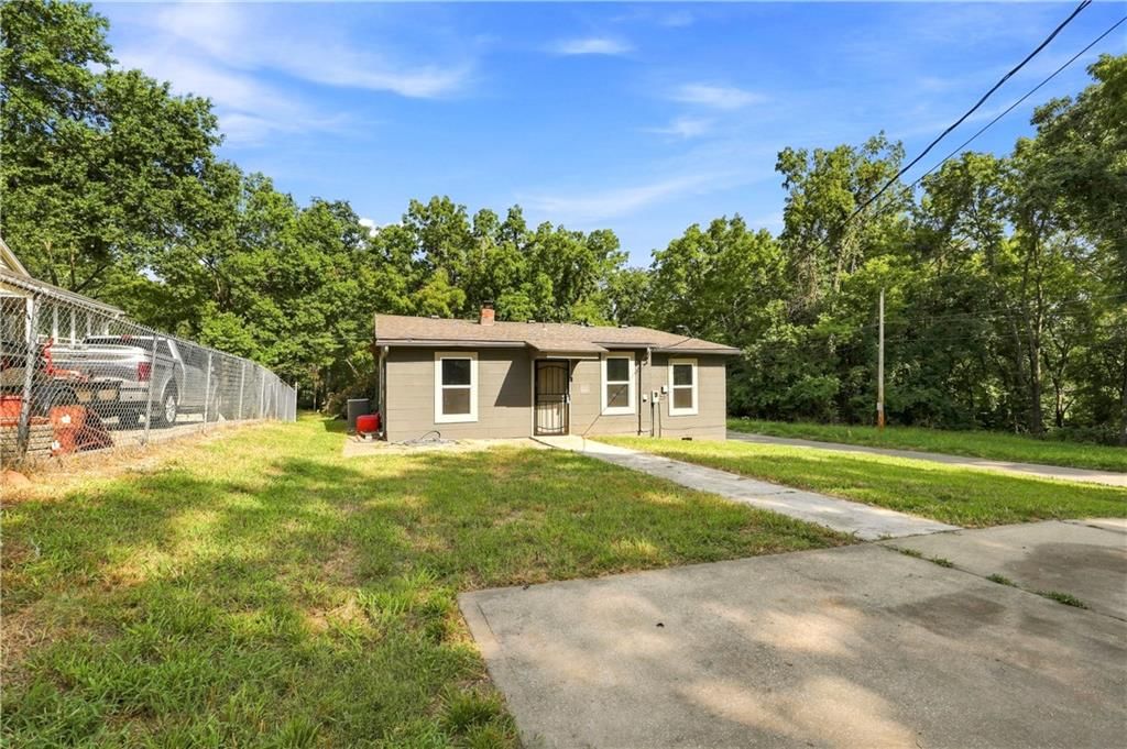 4032 Kensington Avenue — photo 25