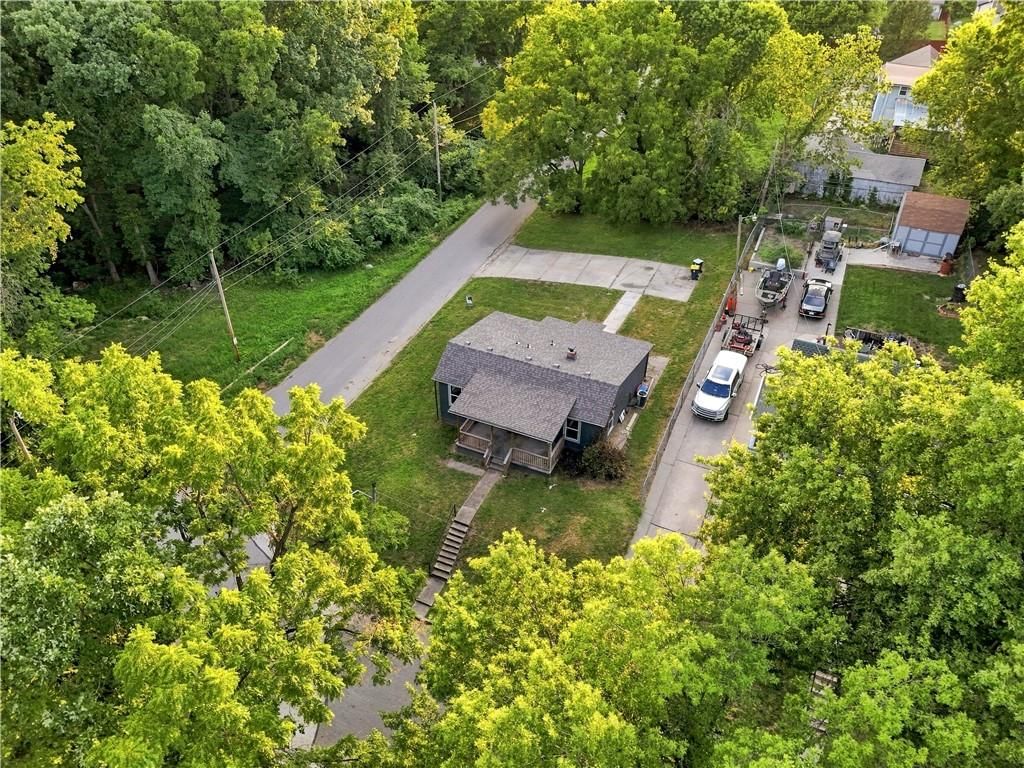 4032 Kensington Avenue — photo 31