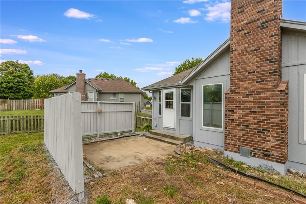 12505 E 58TH Terrace — photo 5