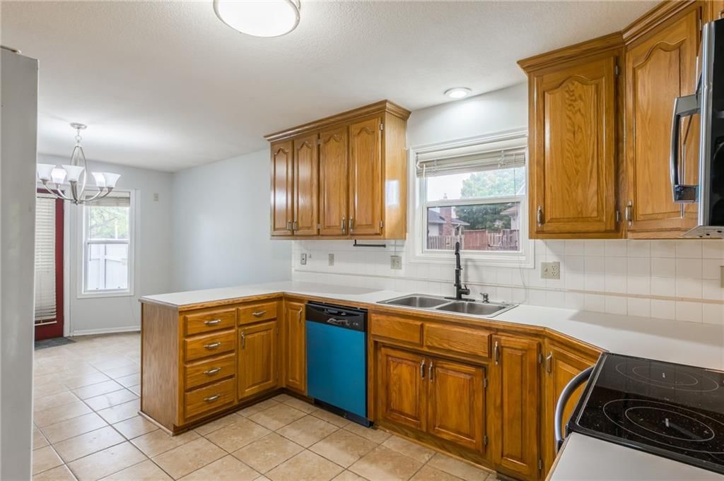 12505 E 58TH Terrace — photo 13