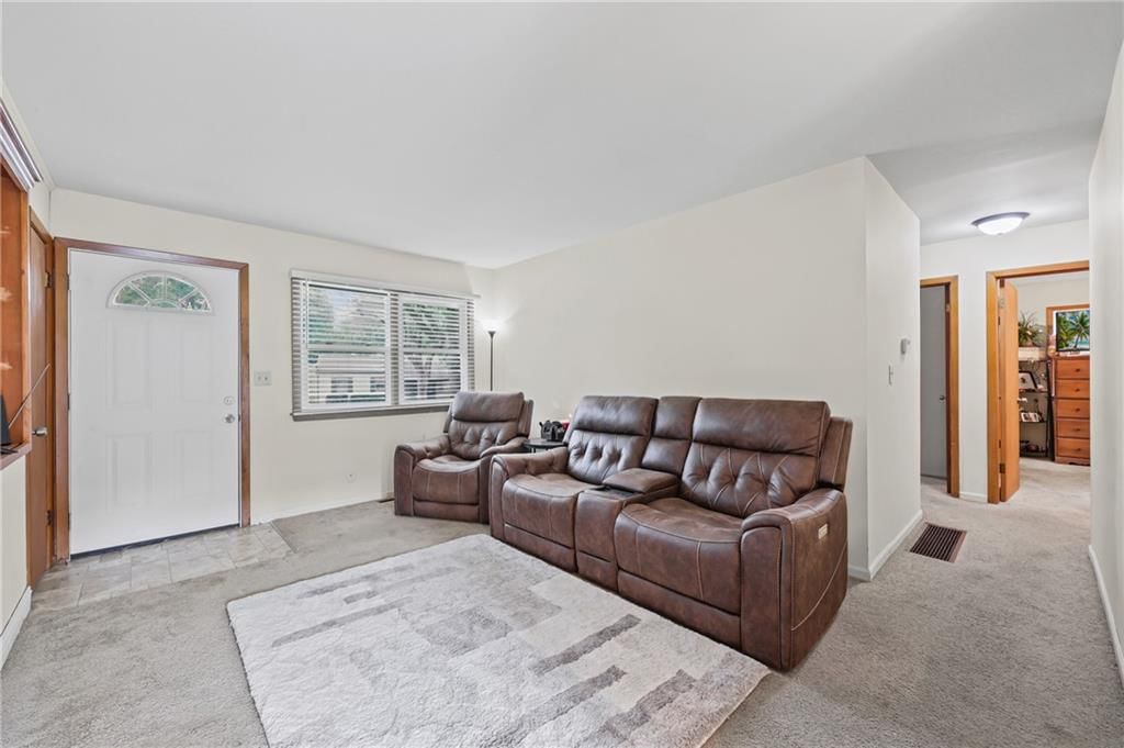 2515 S Arlington Avenue — photo 3