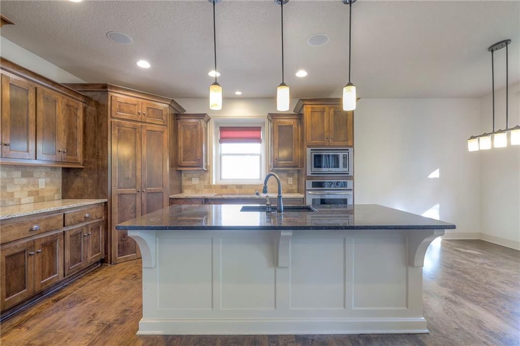 1317 NE Kenwood Drive — photo 5