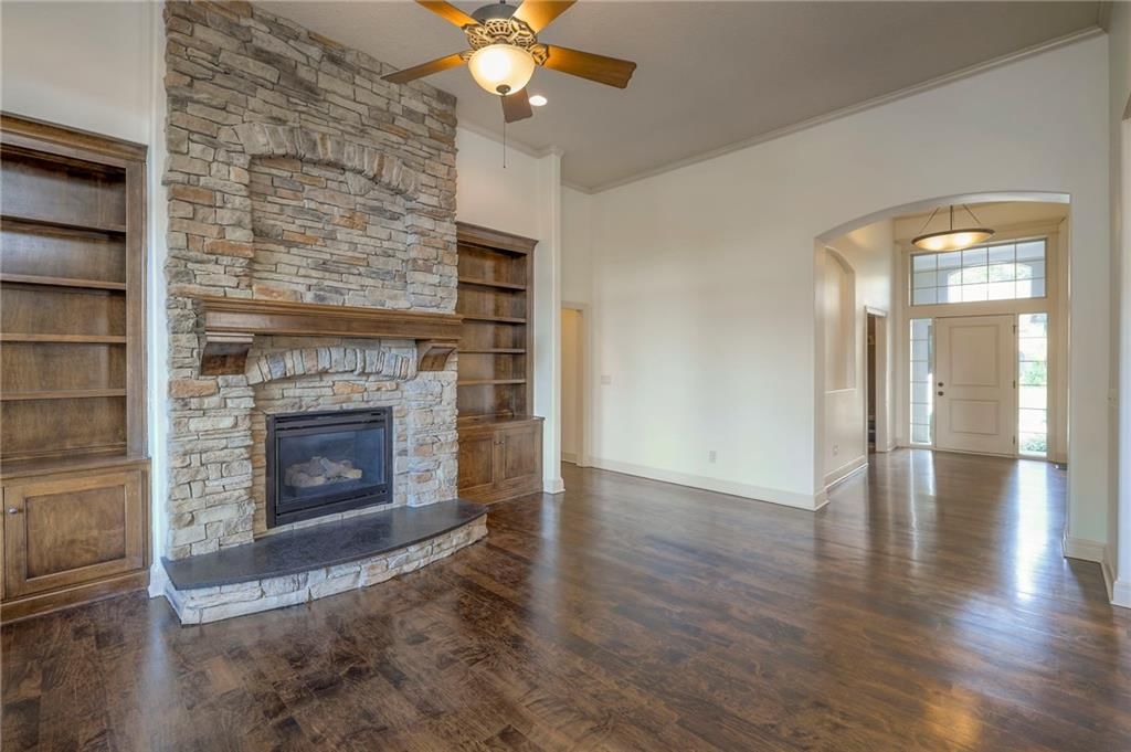 1317 NE Kenwood Drive — photo 7
