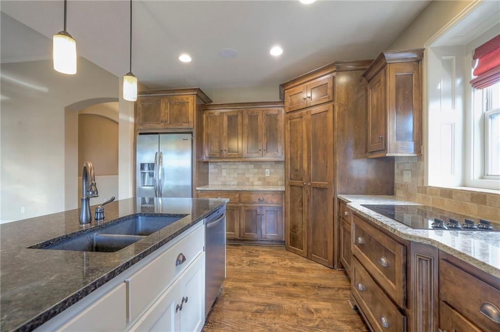 1317 NE Kenwood Drive — photo 11