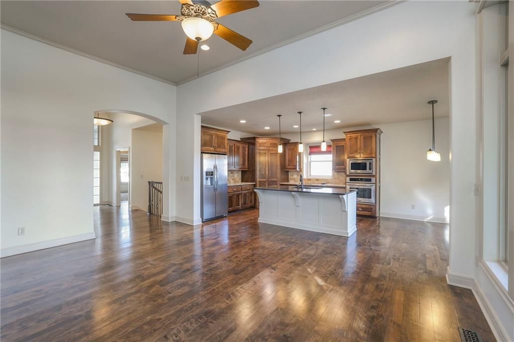 1317 NE Kenwood Drive — photo 12