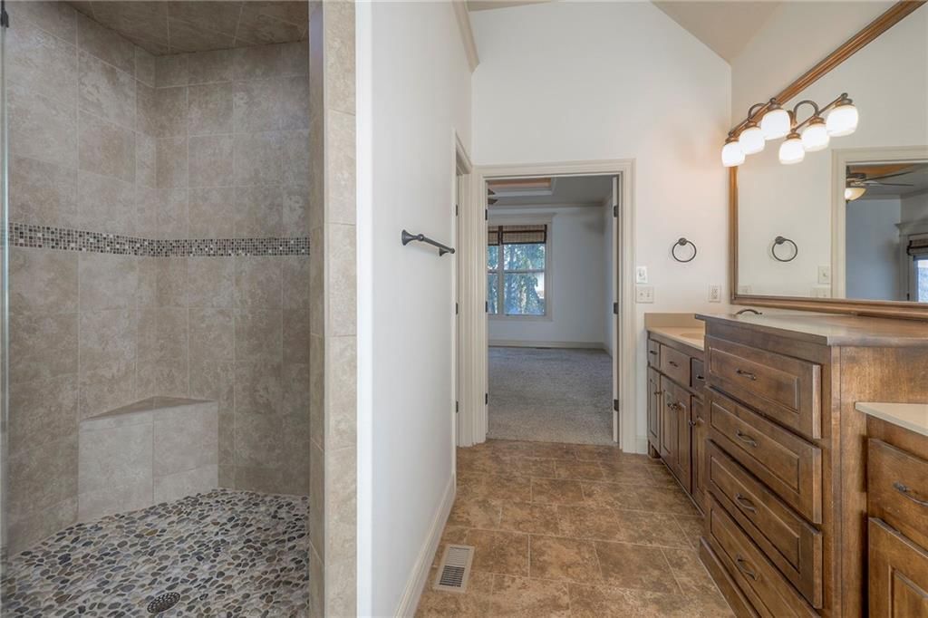 1317 NE Kenwood Drive — photo 24
