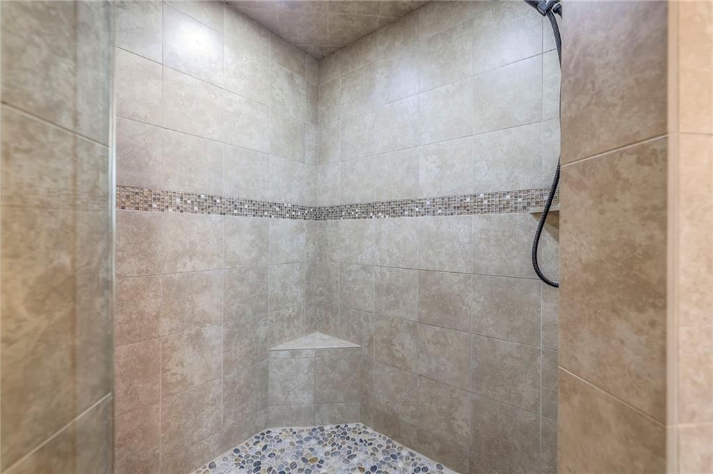 1317 NE Kenwood Drive — photo 25