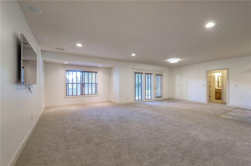 1317 NE Kenwood Drive — photo 37