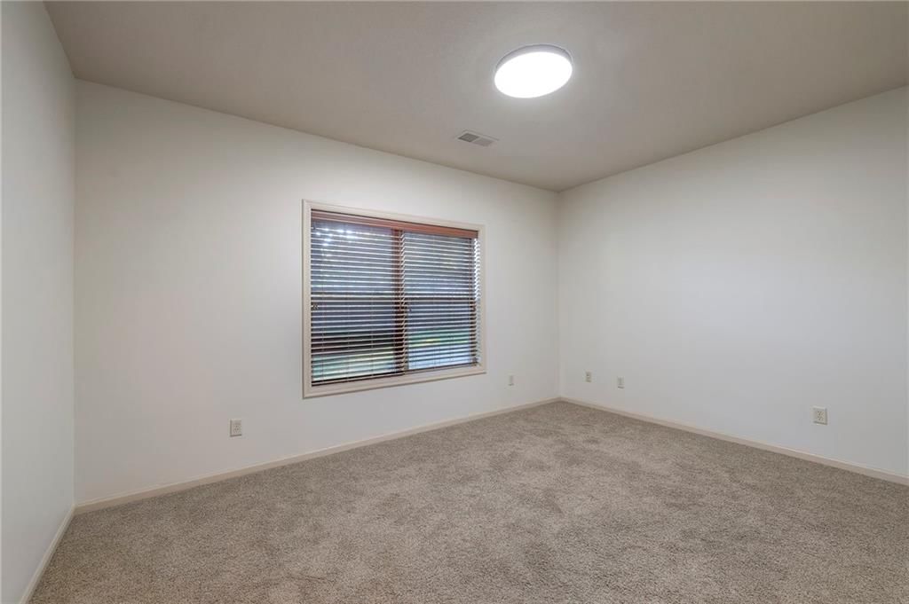 1317 NE Kenwood Drive — photo 41