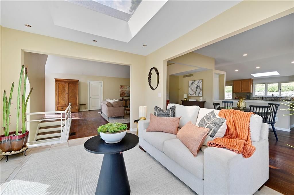 140 Lakeshore Drive W — photo 14