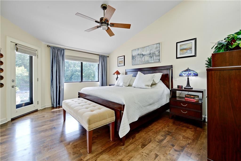 140 Lakeshore Drive W — photo 24