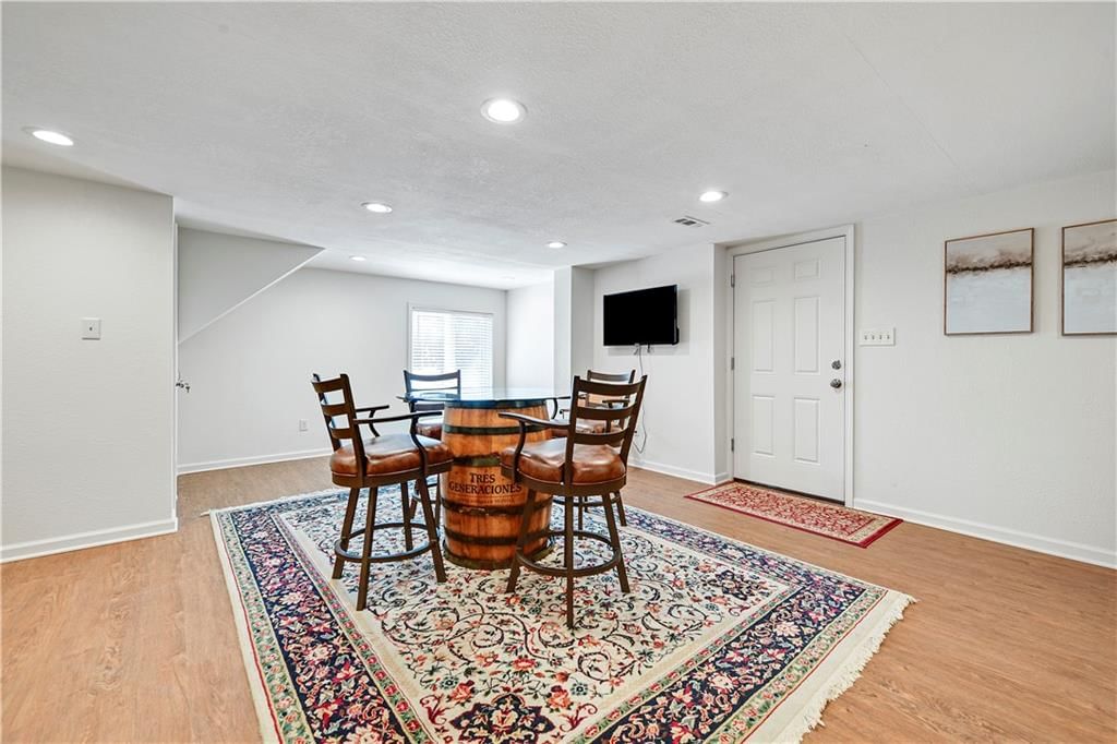 140 Lakeshore Drive W — photo 39