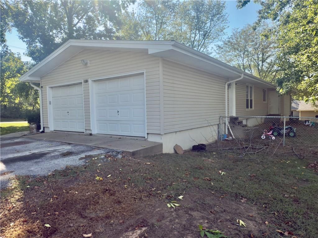 124 Hillcrest Drive — photo 5