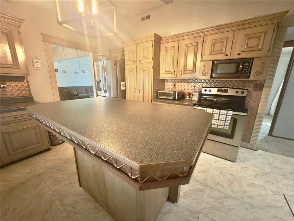 124 Hillcrest Drive — photo 10