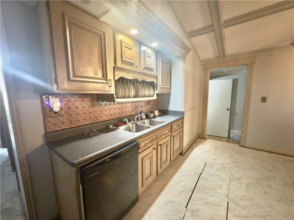 124 Hillcrest Drive — photo 12
