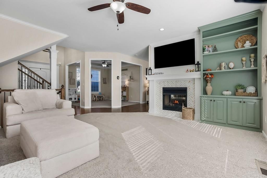 Photo 5 of 35 - 22605 W 56TH Street