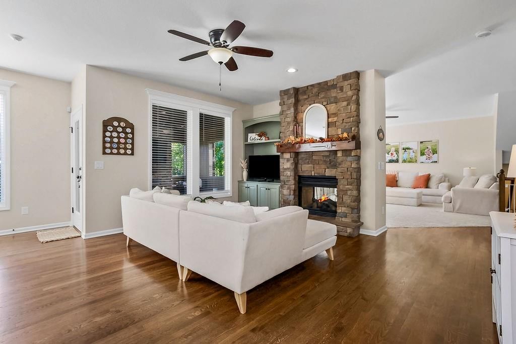 Photo 7 of 35 - 22605 W 56TH Street