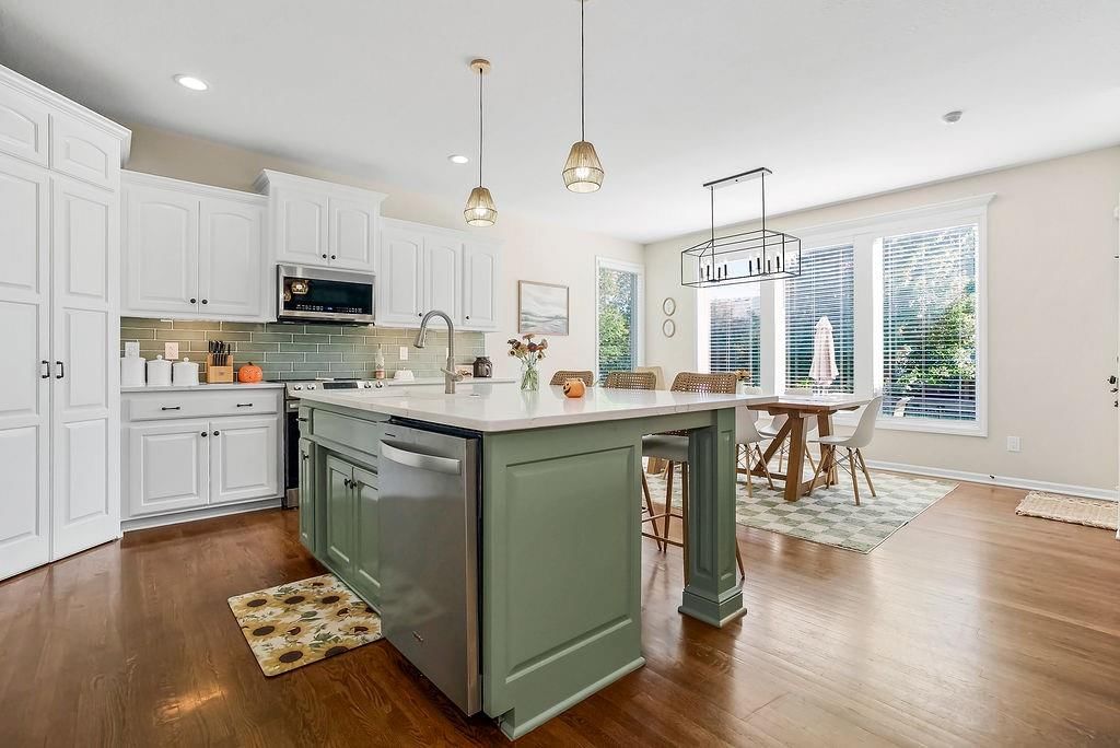 Photo 9 of 35 - 22605 W 56TH Street