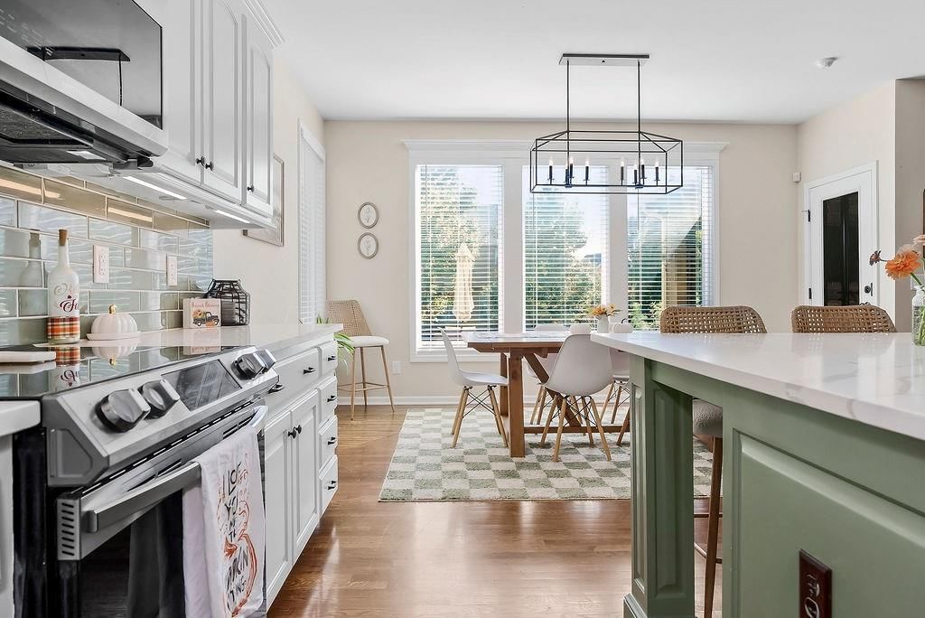Photo 10 of 35 - 22605 W 56TH Street