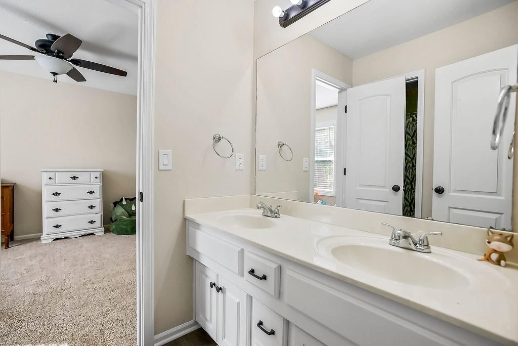 Photo 24 of 35 - 22605 W 56TH Street