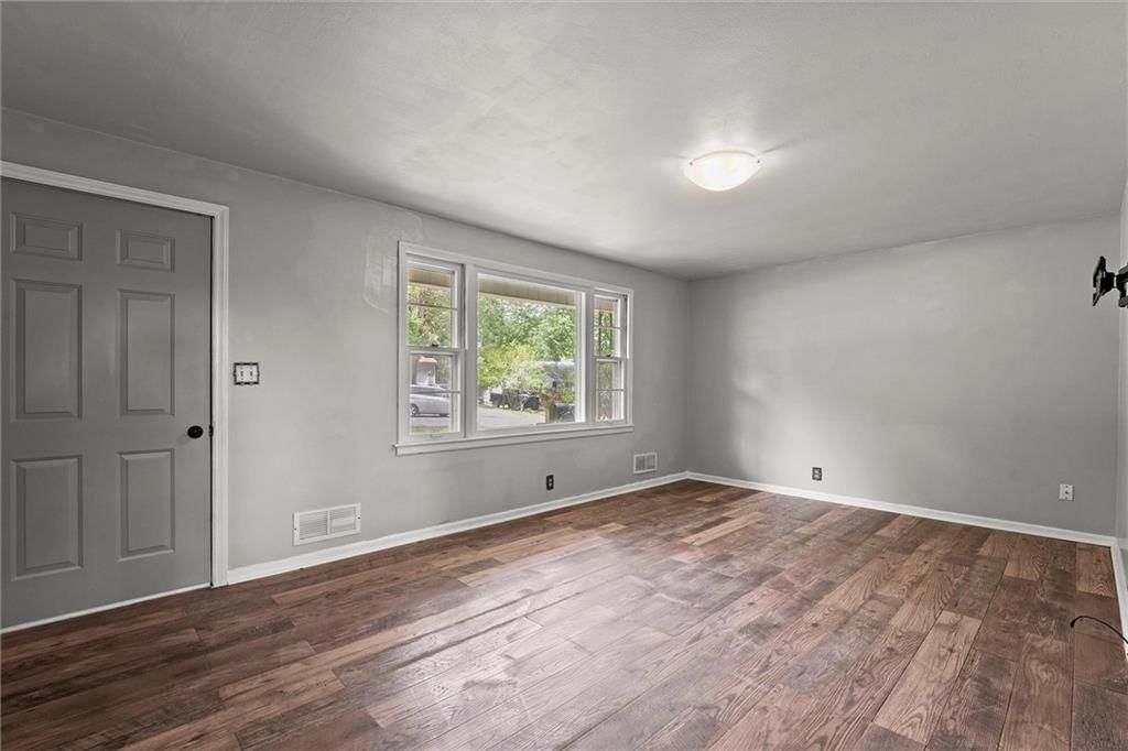5801 ELM Avenue — photo 3