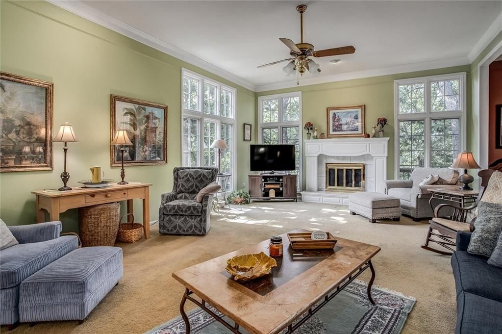 Photo 5 of 32 - 214 NE Landings Circle