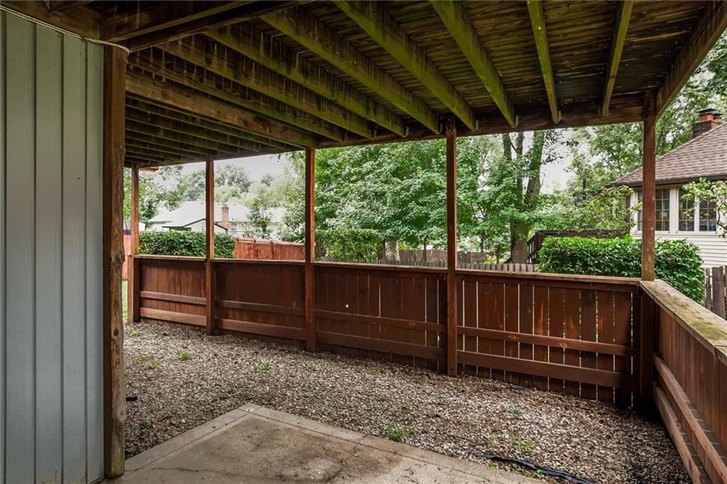 1218 Canterbury Lane — photo 8