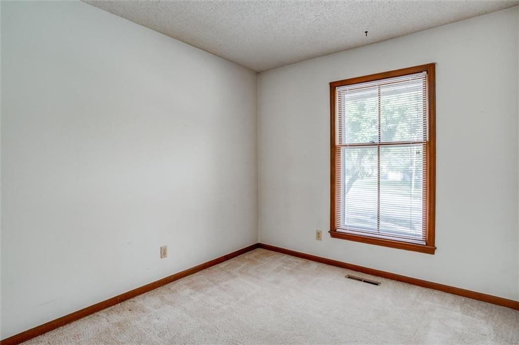 1218 Canterbury Lane — photo 32