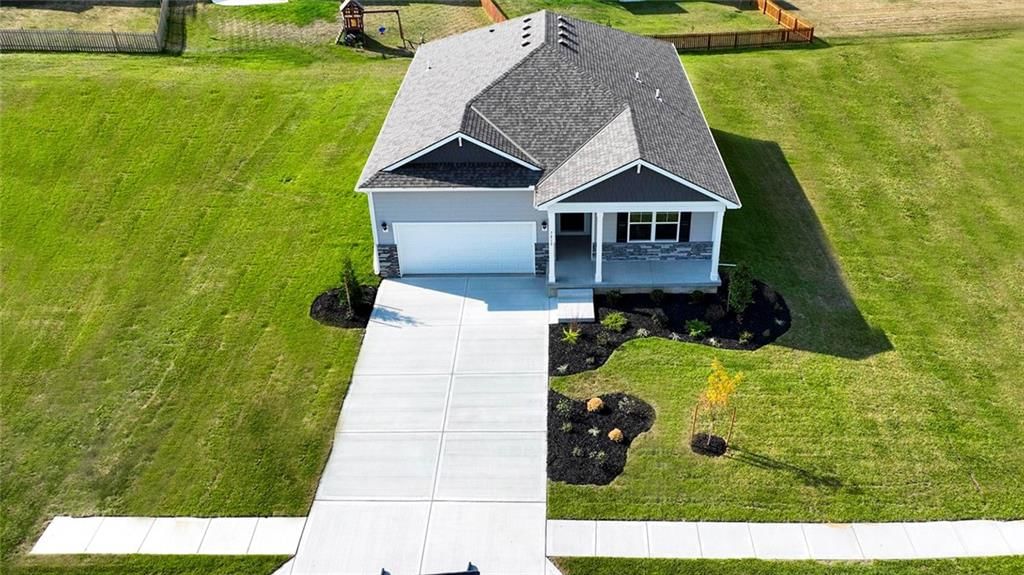 2701 Mercer Lane — photo 31