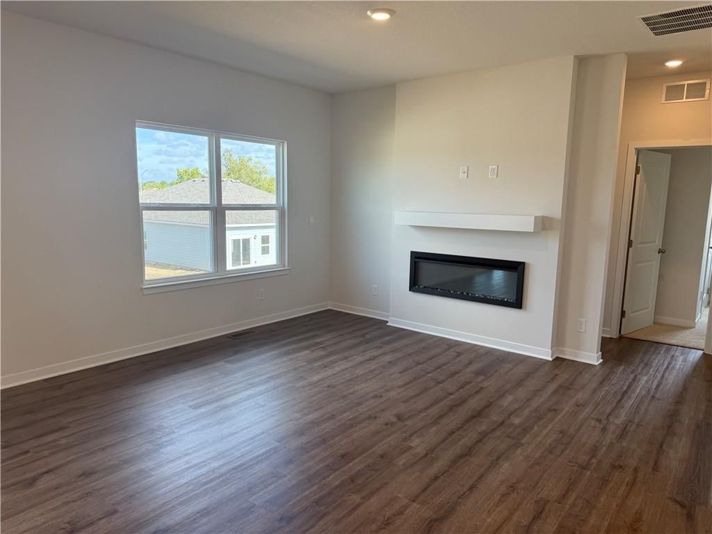 2210 Crestview Place — photo 6