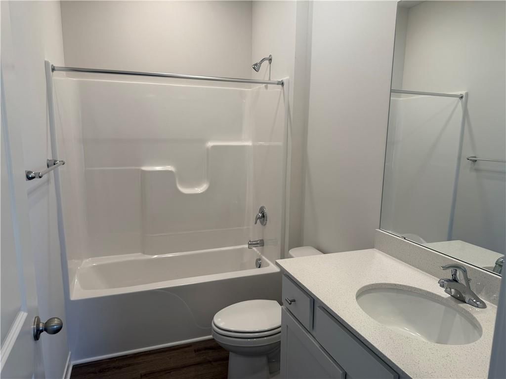2210 Crestview Place — photo 9