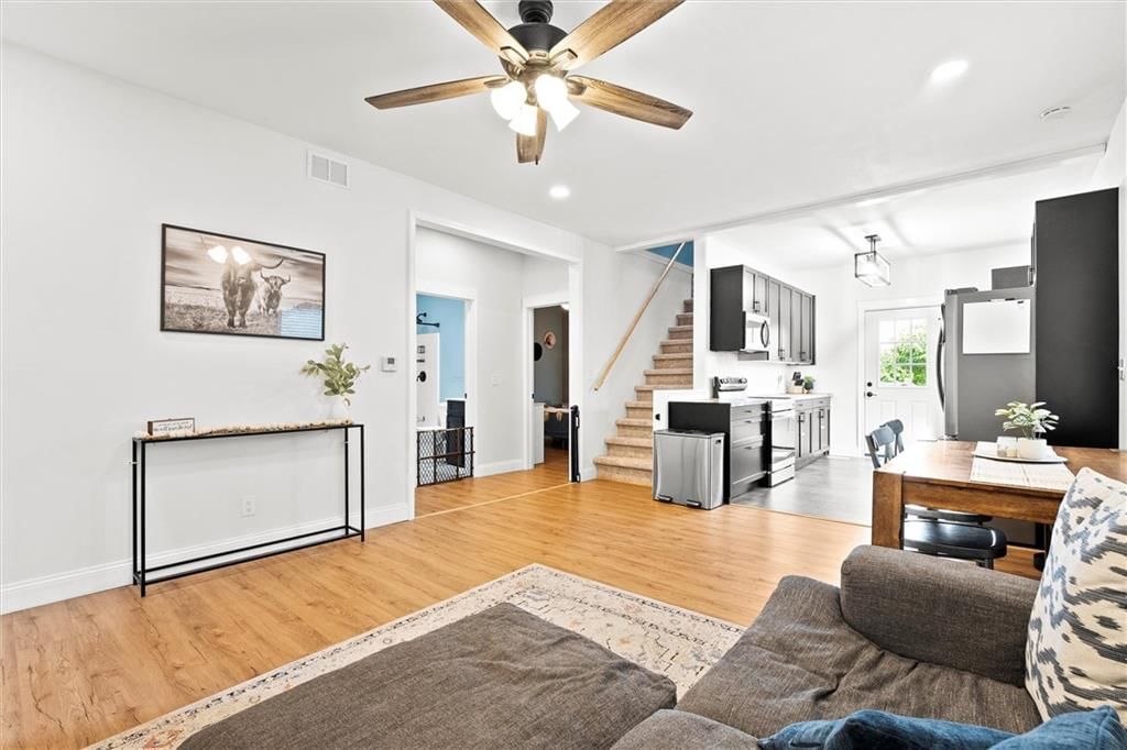 Photo 8 of 35 - 509 N Ridge Avenue