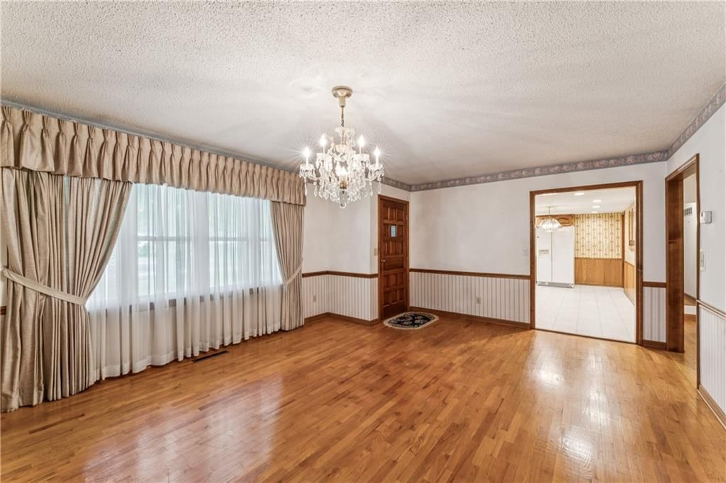 915 S Locust Street — photo 9
