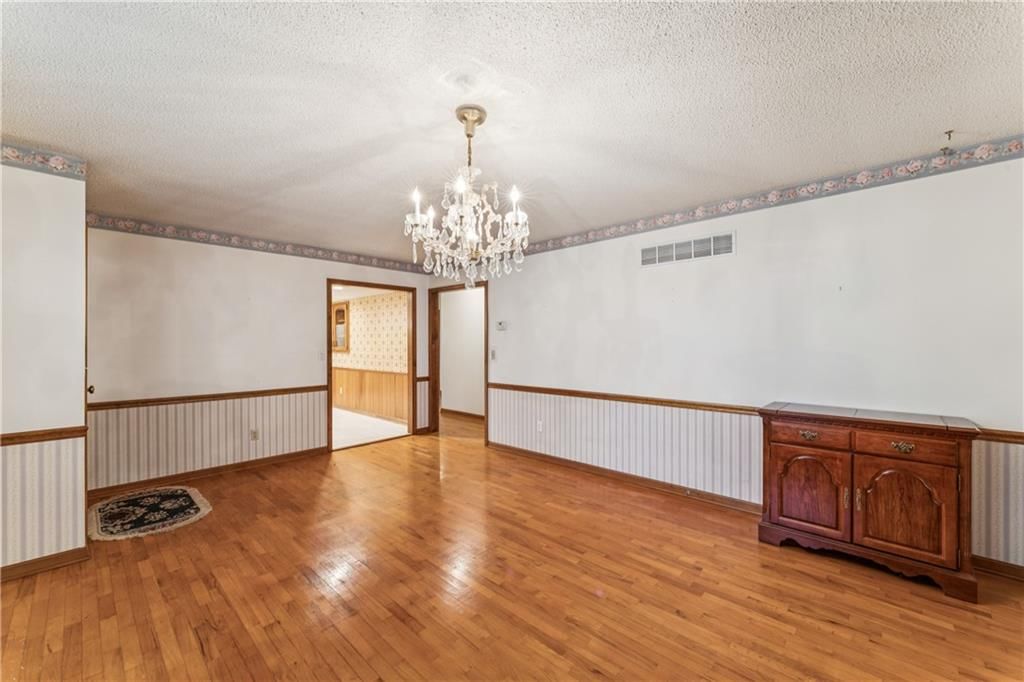 915 S Locust Street — photo 10