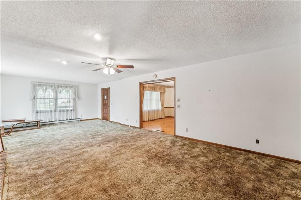 915 S Locust Street — photo 12