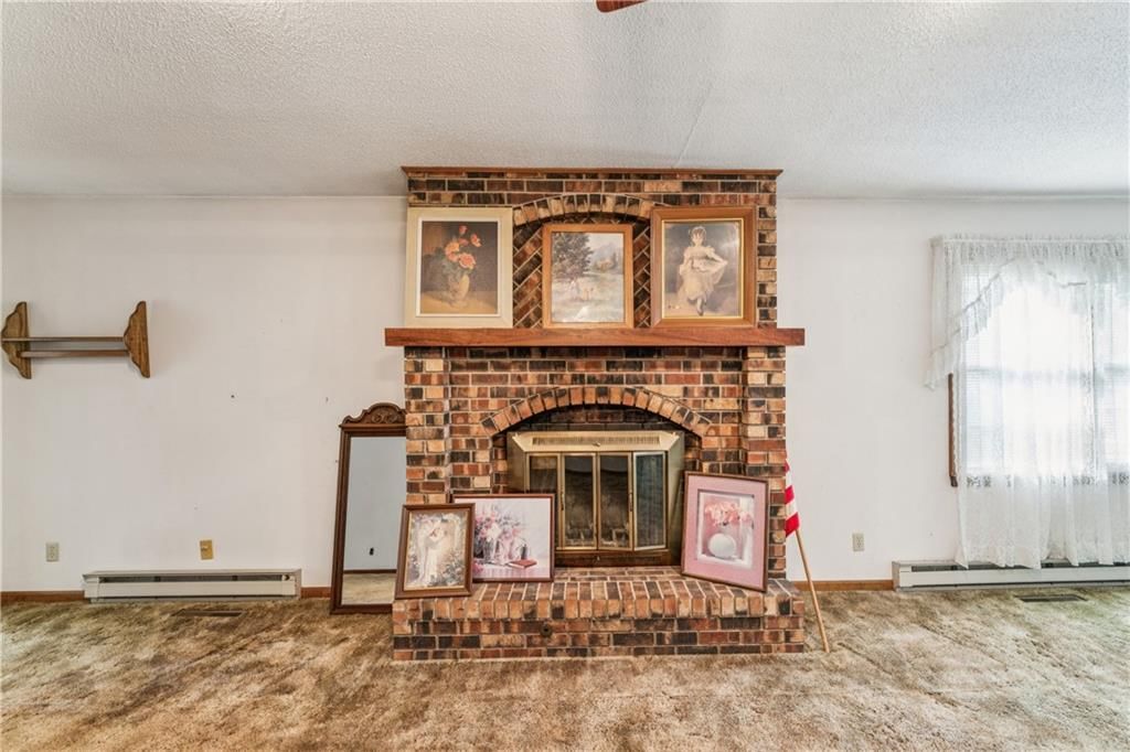 915 S Locust Street — photo 13