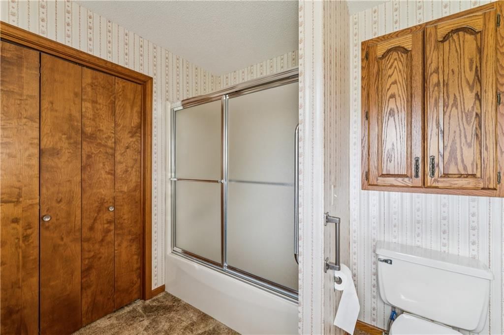 915 S Locust Street — photo 26