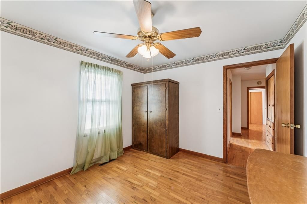 915 S Locust Street — photo 28