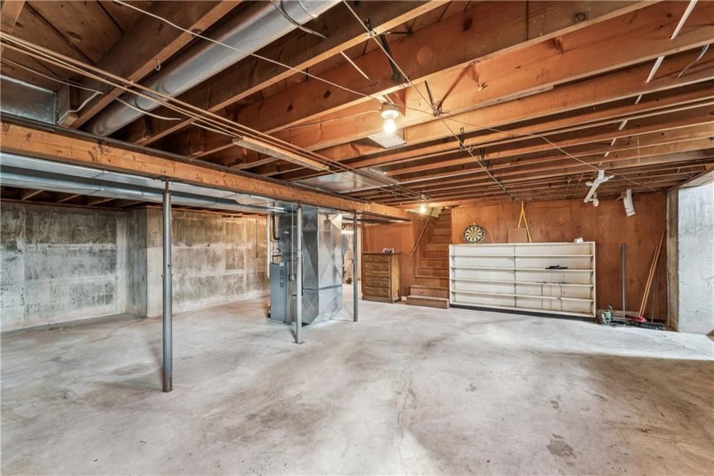 915 S Locust Street — photo 35