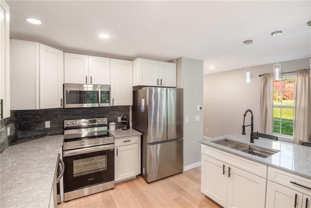Photo 7 of 25 - 4031 N Hardesty Avenue