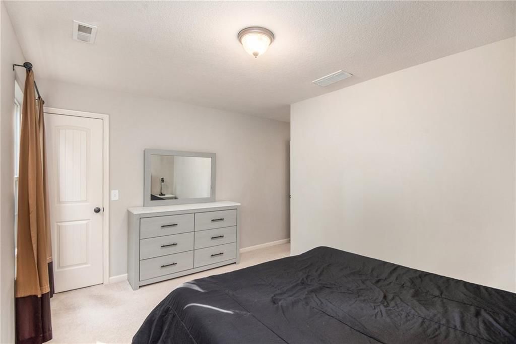Photo 15 of 25 - 4031 N Hardesty Avenue