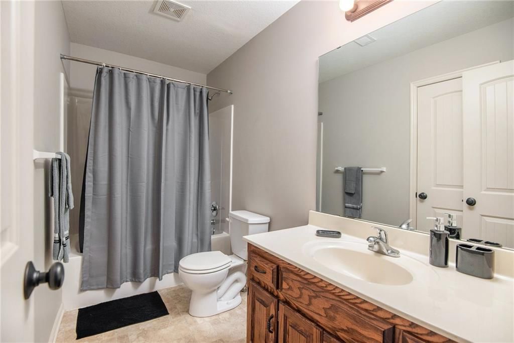 Photo 16 of 25 - 4031 N Hardesty Avenue