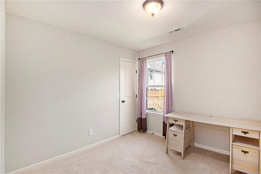 Photo 17 of 25 - 4031 N Hardesty Avenue