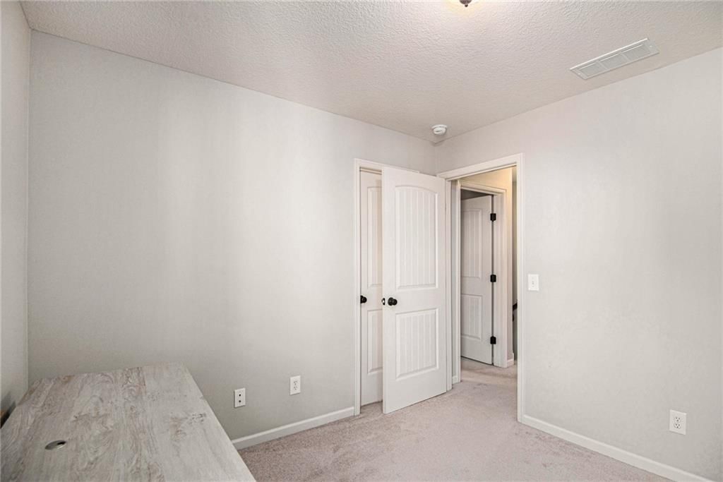 Photo 18 of 25 - 4031 N Hardesty Avenue