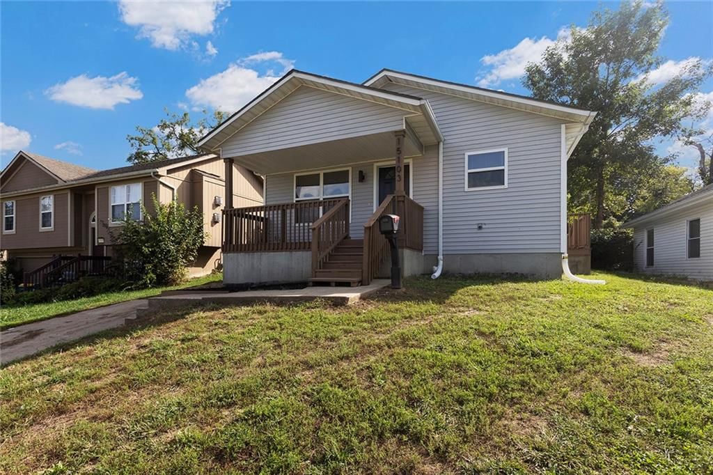 15103 E Truman Road — photo 2