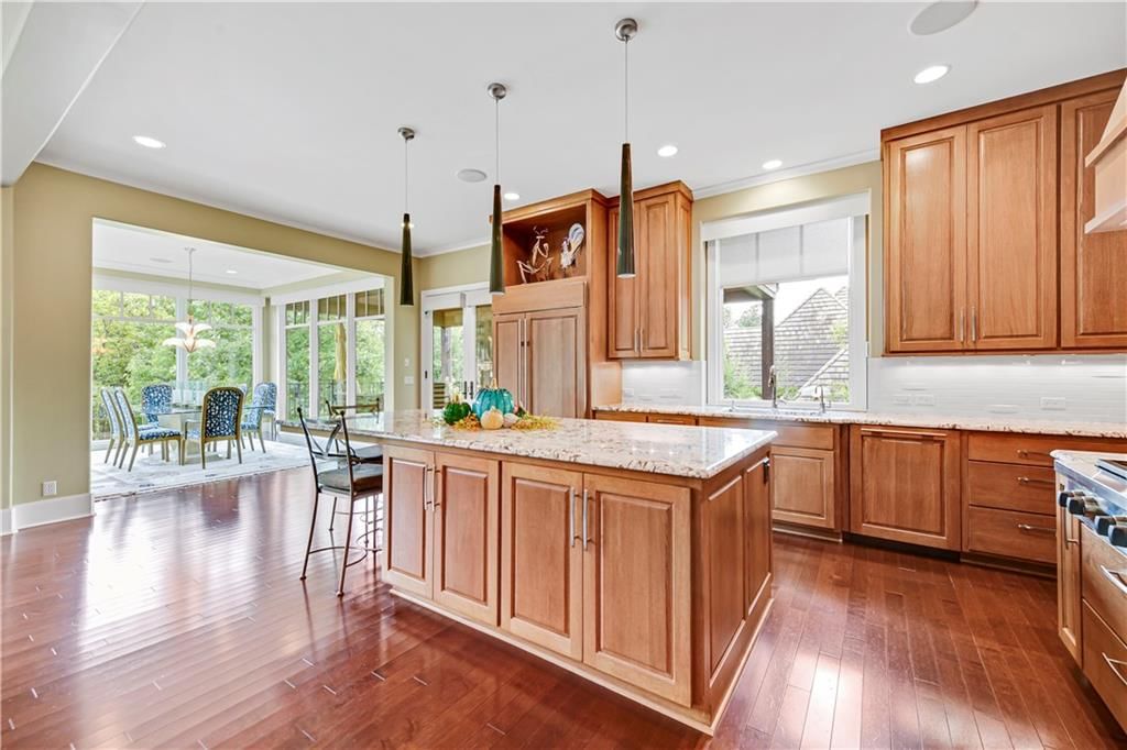 Photo 16 of 61 - 16313 Turnberry Street