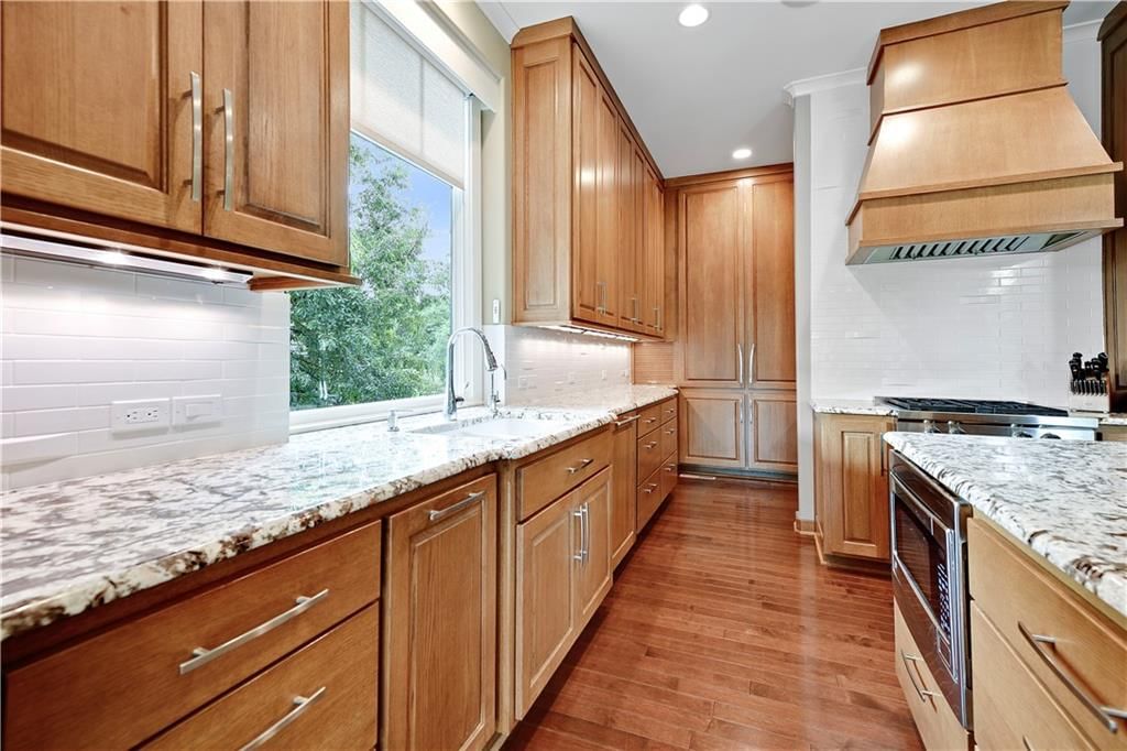 Photo 22 of 61 - 16313 Turnberry Street