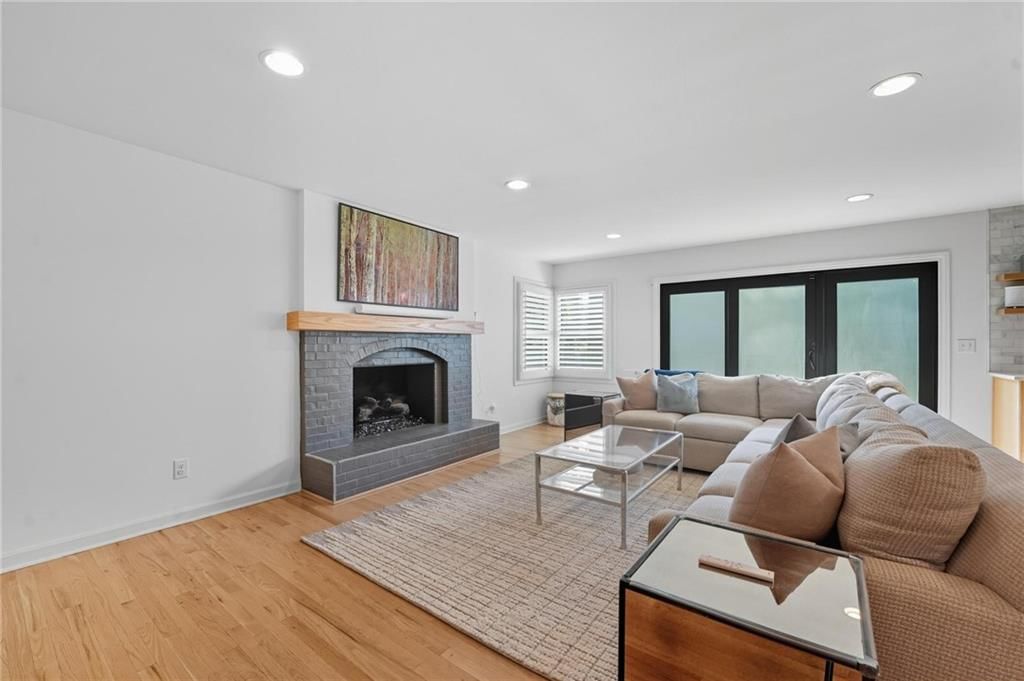 Photo 12 of 59 - 4805 W 69th Street