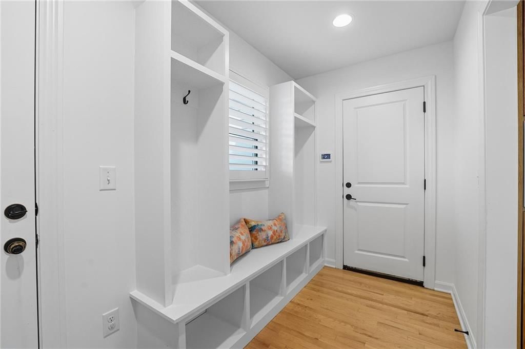 Photo 22 of 59 - 4805 W 69th Street