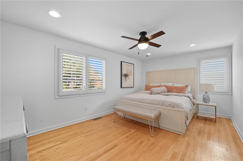 Photo 24 of 59 - 4805 W 69th Street